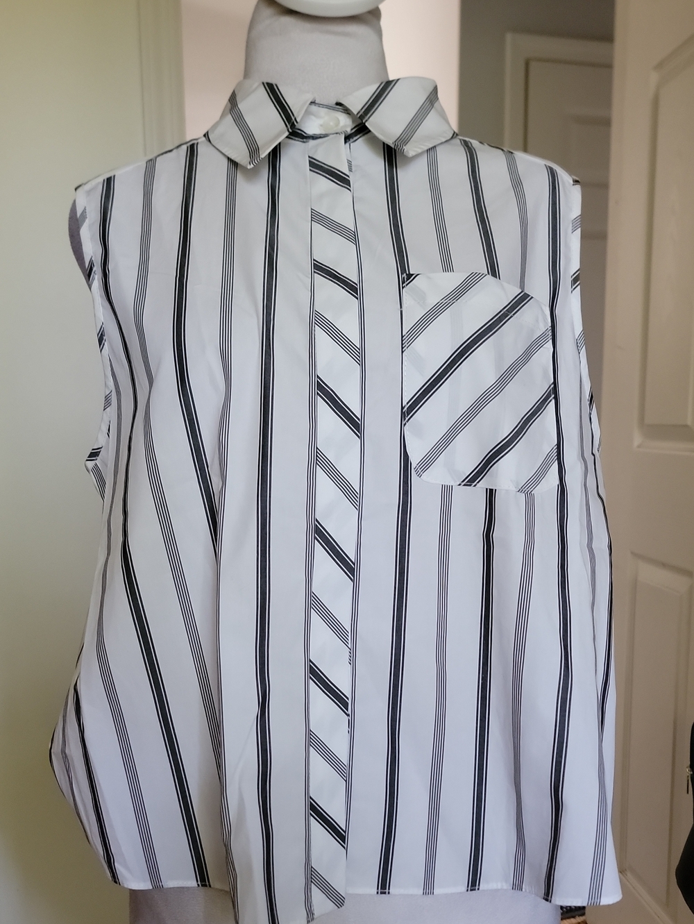 Milly Striped Sleeveless Button-Up Shirt - White/Black
